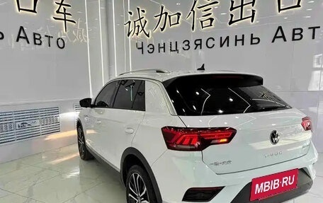 Volkswagen T-Roc I, 2022 год, 1 880 000 рублей, 3 фотография