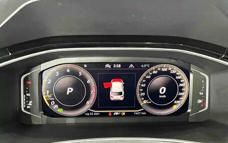 Volkswagen T-Roc I, 2022 год, 1 880 000 рублей, 10 фотография