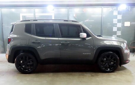 Jeep Renegade I рестайлинг, 2022 год, 1 700 000 рублей, 3 фотография