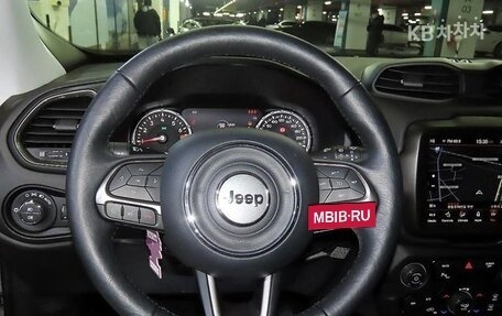 Jeep Renegade I рестайлинг, 2022 год, 1 700 000 рублей, 8 фотография