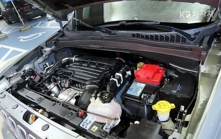 Jeep Renegade I рестайлинг, 2022 год, 1 700 000 рублей, 16 фотография