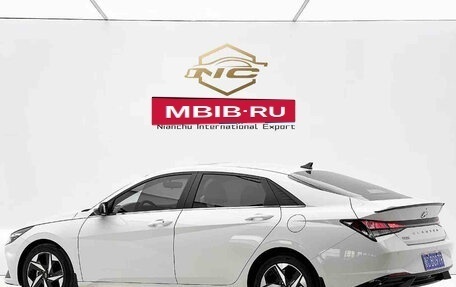 Hyundai Elantra, 2023 год, 1 590 000 рублей, 6 фотография