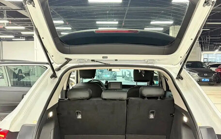 Honda Vezel, 2023 год, 1 850 000 рублей, 8 фотография