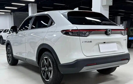 Honda Vezel, 2023 год, 1 850 000 рублей, 7 фотография