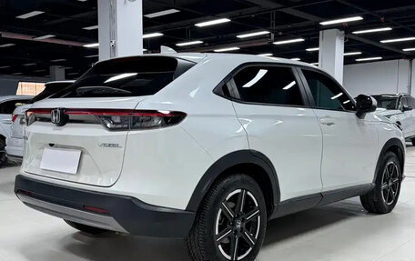Honda Vezel, 2023 год, 1 850 000 рублей, 5 фотография