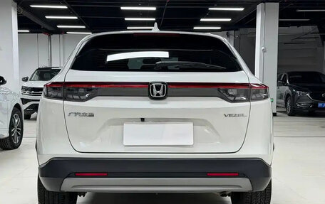 Honda Vezel, 2023 год, 1 850 000 рублей, 6 фотография