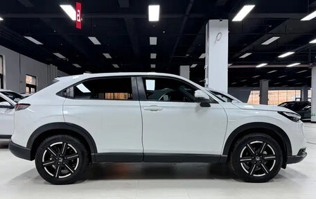 Honda Vezel, 2023 год, 1 850 000 рублей, 4 фотография