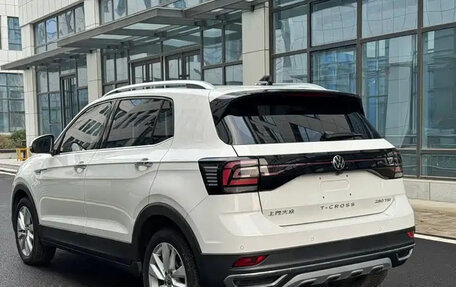 Volkswagen T-Cross I, 2022 год, 1 575 007 рублей, 7 фотография
