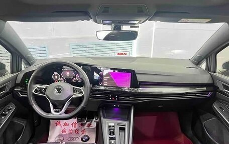 Volkswagen Golf VIII, 2023 год, 2 200 000 рублей, 2 фотография