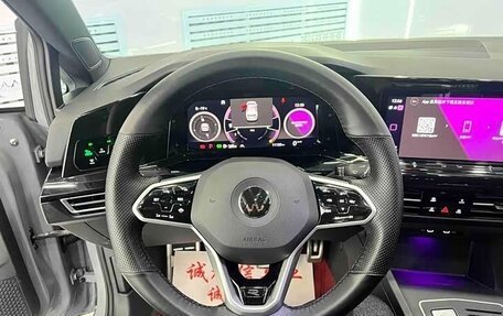 Volkswagen Golf VIII, 2023 год, 2 200 000 рублей, 6 фотография