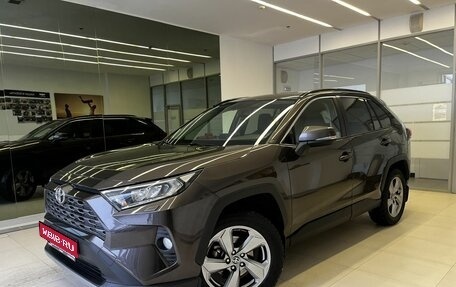 Toyota RAV4, 2020 год, 3 650 000 рублей, 1 фотография