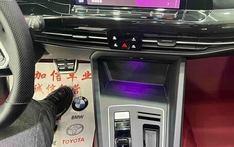 Volkswagen Golf VIII, 2023 год, 2 200 000 рублей, 17 фотография