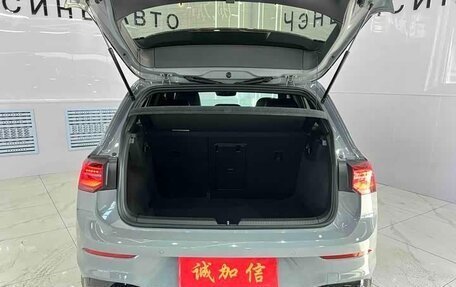 Volkswagen Golf VIII, 2023 год, 2 200 000 рублей, 11 фотография