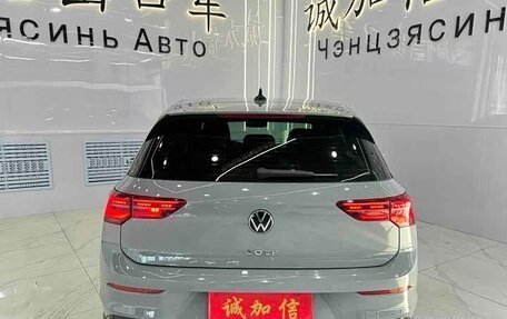 Volkswagen Golf VIII, 2023 год, 2 200 000 рублей, 13 фотография