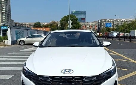Hyundai Elantra, 2022 год, 1 380 000 рублей, 2 фотография
