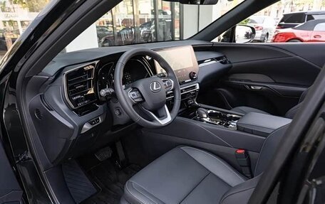 Lexus RX IV рестайлинг, 2025 год, 7 550 000 рублей, 4 фотография