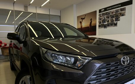 Toyota RAV4, 2020 год, 3 650 000 рублей, 8 фотография