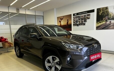 Toyota RAV4, 2020 год, 3 650 000 рублей, 4 фотография