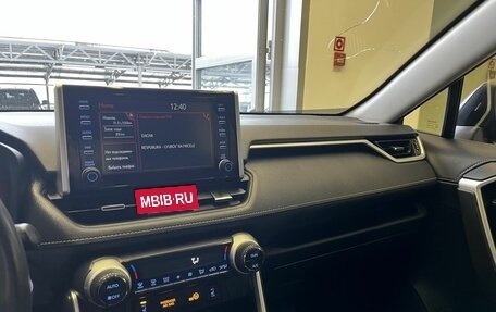 Toyota RAV4, 2020 год, 3 650 000 рублей, 11 фотография