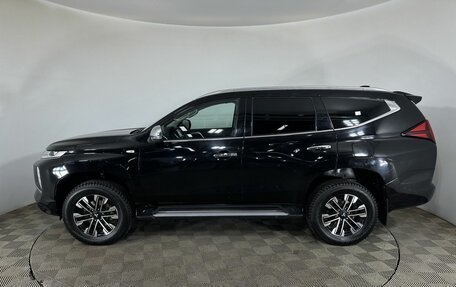 Mitsubishi Montero Sport, 2022 год, 3 400 000 рублей, 5 фотография