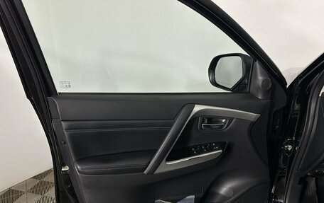 Mitsubishi Montero Sport, 2022 год, 3 400 000 рублей, 8 фотография