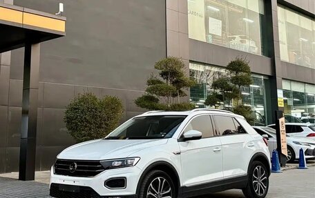 Volkswagen T-Roc I, 2022 год, 1 540 000 рублей, 1 фотография