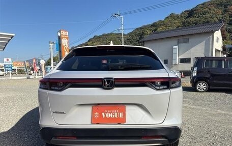 Honda Vezel, 2022 год, 1 870 000 рублей, 5 фотография