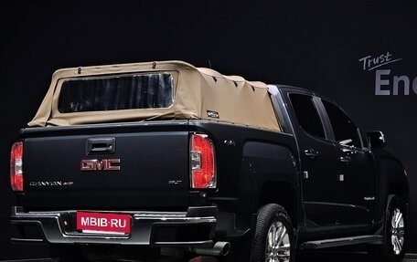 GMC Canyon II, 2017 год, 3 995 000 рублей, 2 фотография