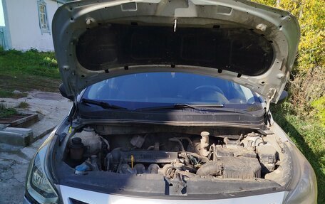 Hyundai Solaris II рестайлинг, 2015 год, 600 000 рублей, 3 фотография