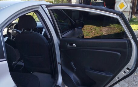 Hyundai Solaris II рестайлинг, 2015 год, 600 000 рублей, 7 фотография