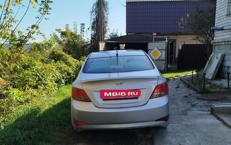 Hyundai Solaris II рестайлинг, 2015 год, 600 000 рублей, 10 фотография