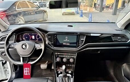 Volkswagen T-Roc I, 2022 год, 1 540 000 рублей, 7 фотография