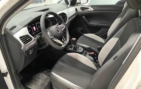 Volkswagen T-Cross I, 2022 год, 1 600 000 рублей, 6 фотография