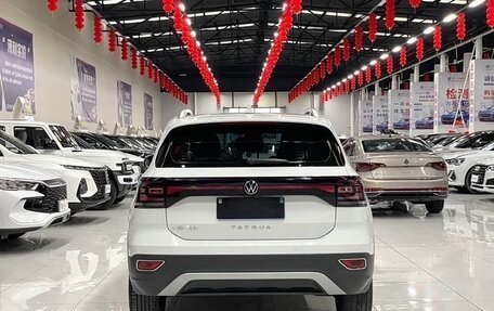 Volkswagen T-Cross I, 2022 год, 1 600 000 рублей, 9 фотография