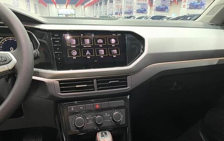 Volkswagen T-Cross I, 2022 год, 1 600 000 рублей, 15 фотография