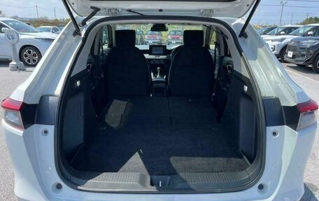 Honda Vezel, 2023 год, 1 834 000 рублей, 6 фотография