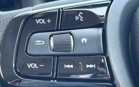 Honda Vezel, 2023 год, 1 834 000 рублей, 14 фотография