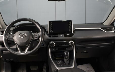 Toyota RAV4, 2020 год, 3 220 000 рублей, 5 фотография