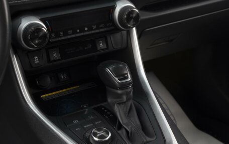 Toyota RAV4, 2020 год, 3 220 000 рублей, 15 фотография