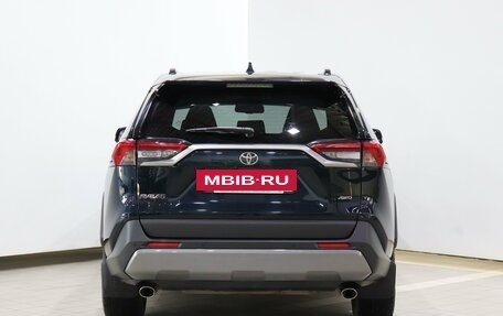 Toyota RAV4, 2020 год, 2 950 000 рублей, 6 фотография