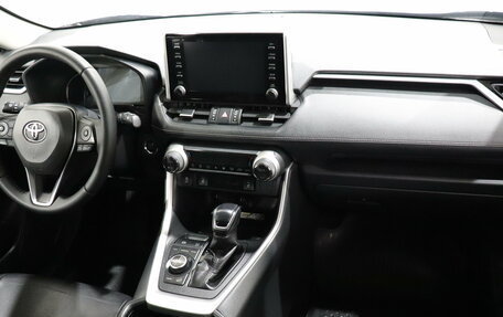 Toyota RAV4, 2020 год, 2 950 000 рублей, 15 фотография