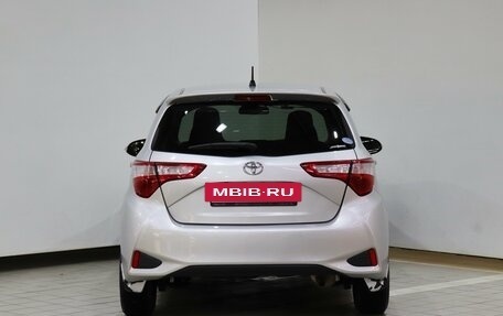 Toyota Vitz, 2019 год, 955 000 рублей, 6 фотография