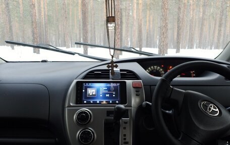 Toyota Ractis I, 2005 год, 680 000 рублей, 6 фотография