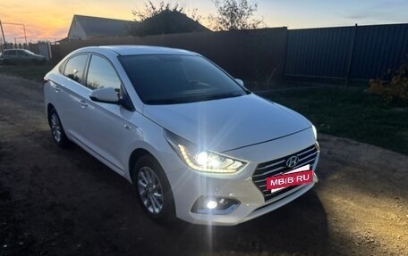 Hyundai Solaris II рестайлинг, 2018 год, 1 200 000 рублей, 13 фотография