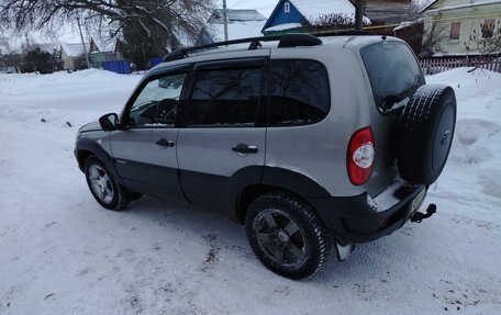 Chevrolet Niva I рестайлинг, 2016 год, 750 000 рублей, 2 фотография