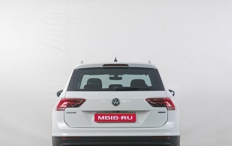 Volkswagen Tiguan II, 2018 год, 2 349 000 рублей, 5 фотография