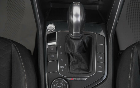 Volkswagen Tiguan II, 2018 год, 2 349 000 рублей, 20 фотография