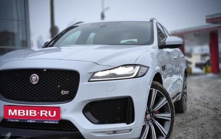 Jaguar F-Pace, 2016 год, 3 350 000 рублей, 10 фотография