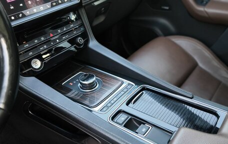 Jaguar F-Pace, 2016 год, 3 350 000 рублей, 15 фотография