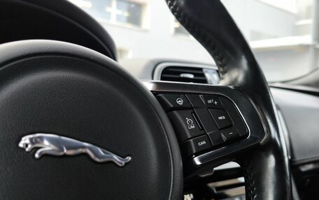 Jaguar F-Pace, 2016 год, 3 350 000 рублей, 24 фотография